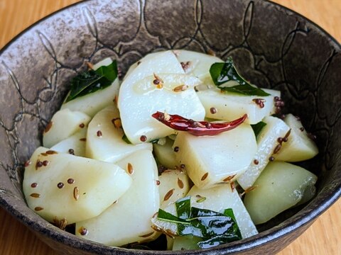 じゃがいものカレーリーフ炒め